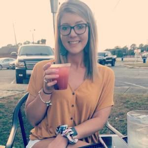 Meet your Posher, Courtney